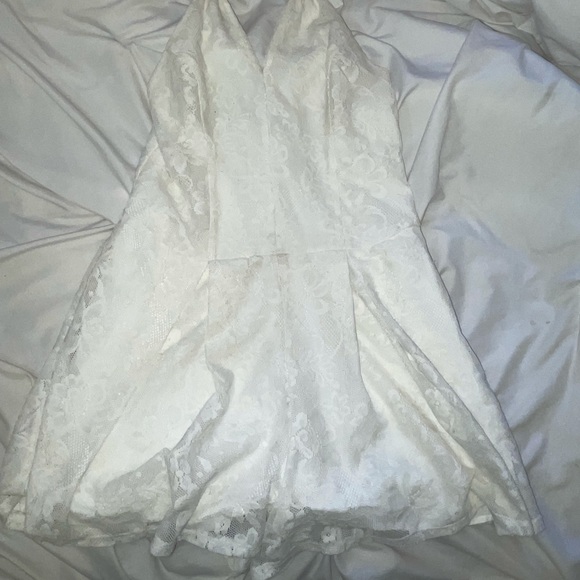 White lace romper - Picture 1 of 3